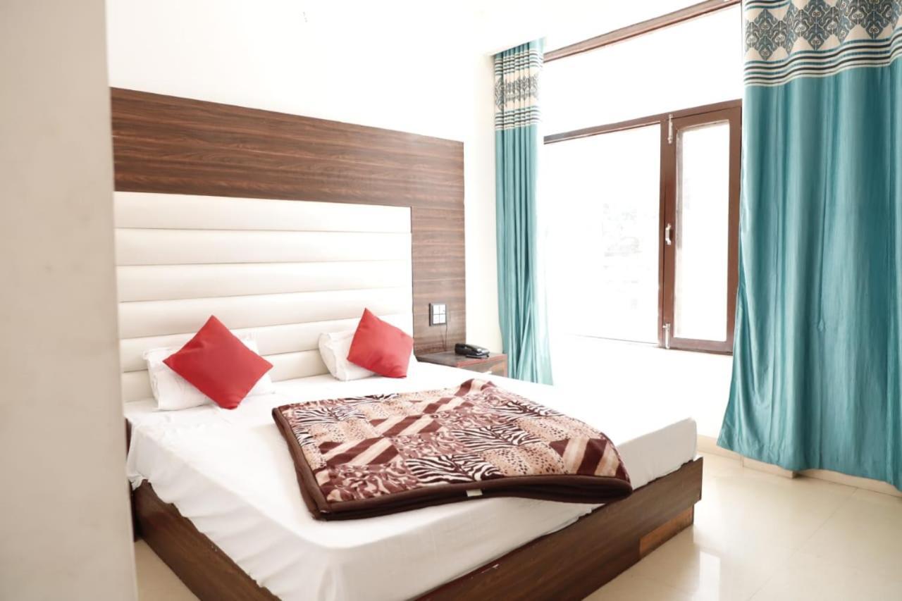 Rahul Hotel & Restaurant มัสซูรี ภายนอก รูปภาพ