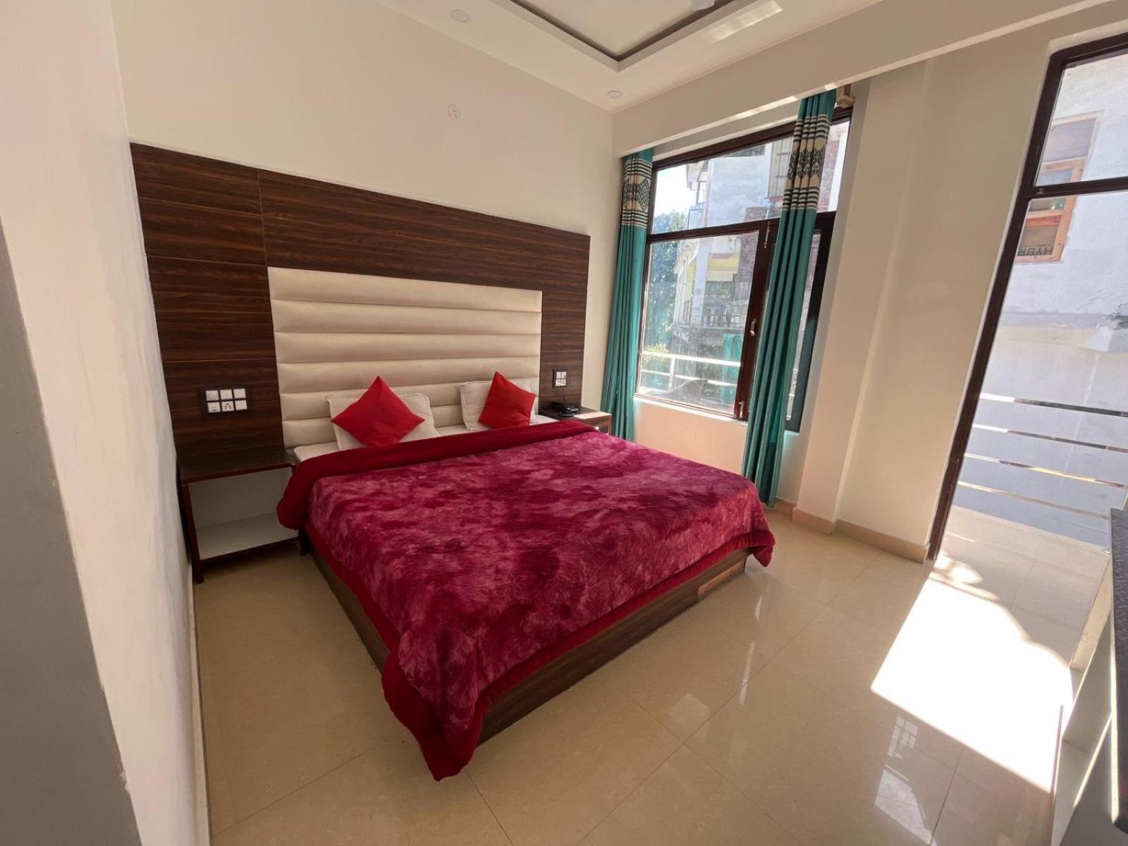 Rahul Hotel & Restaurant มัสซูรี ภายนอก รูปภาพ