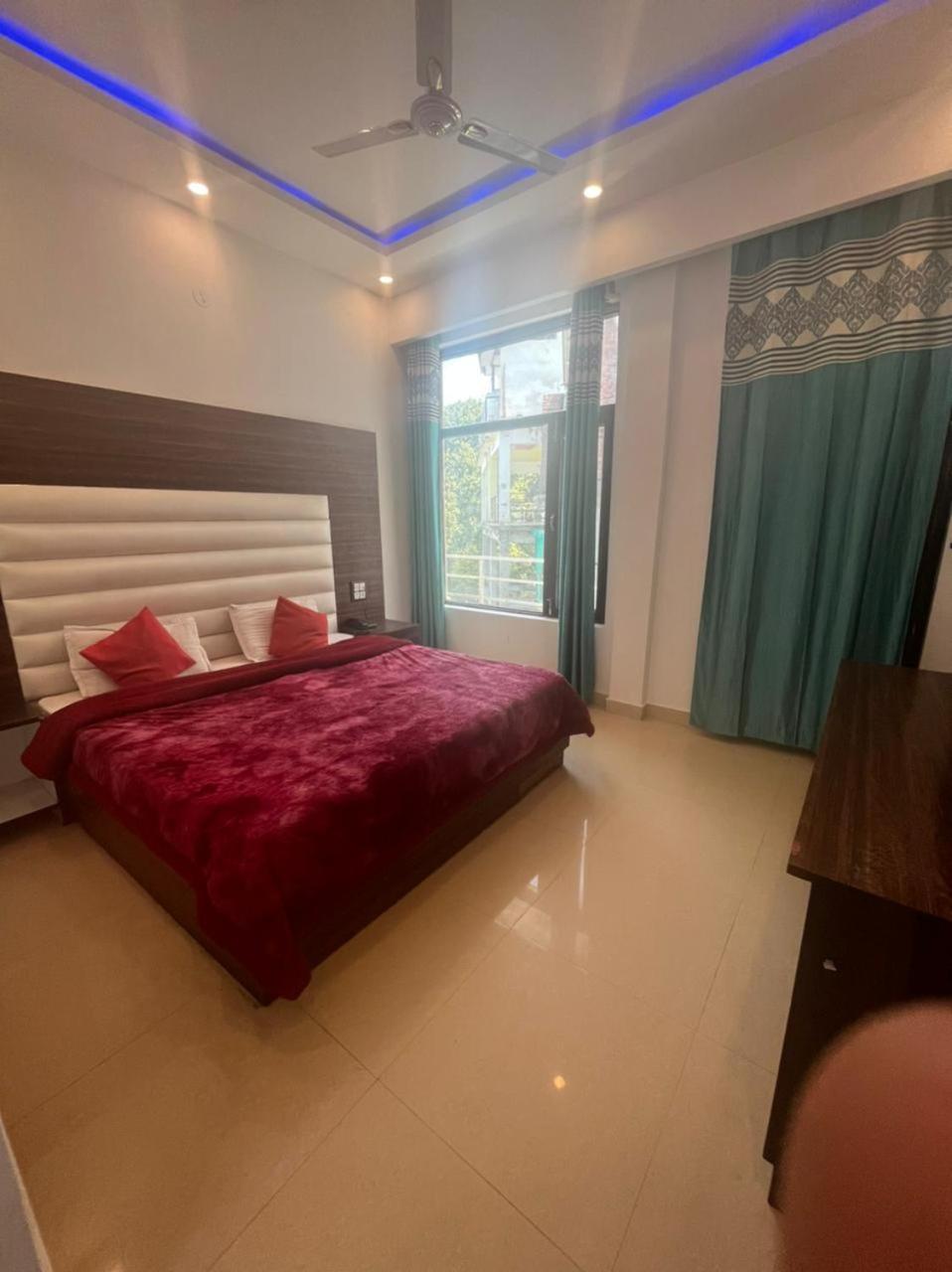 Rahul Hotel & Restaurant มัสซูรี ภายนอก รูปภาพ