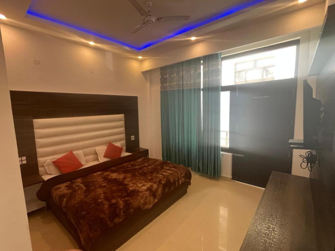 Rahul Hotel & Restaurant มัสซูรี ภายนอก รูปภาพ